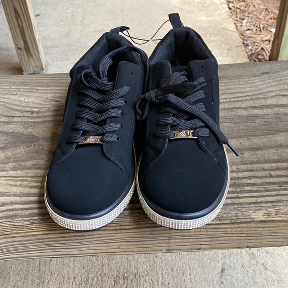 Black sneakers with embellished bottoms - Picture 10 of 12